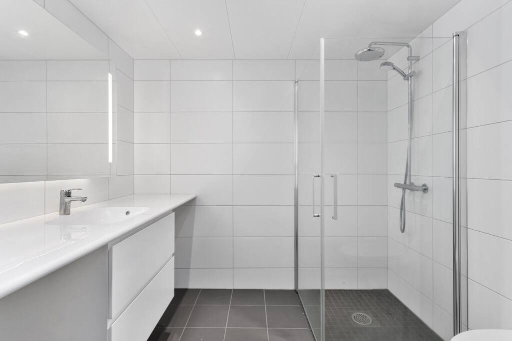 Ferienwohnung Nydalen/Storo- Ved T-Banestasjon Oslo Exterior foto